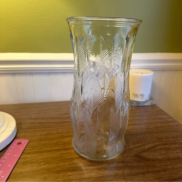 Vintage MCM Clear E. O. Brody Co Textured Leaf Feather Tall Glass Flower Vase - Picture 6 of 7
